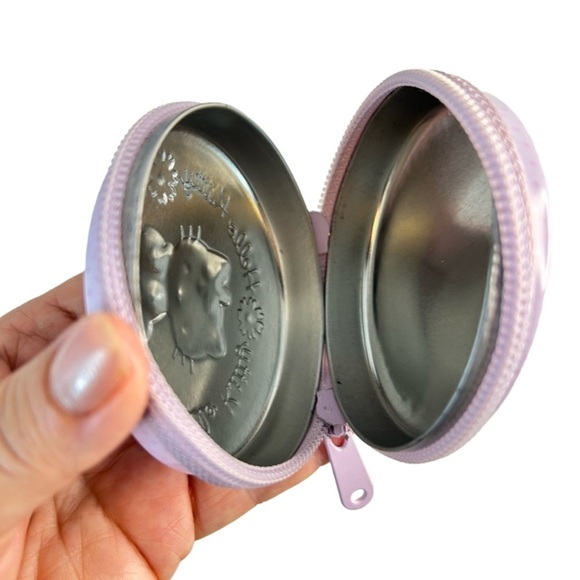 Hello Kitty Tin Key Chain Backpack Tag Zipper Purse Pouch - Picture 8 of 9